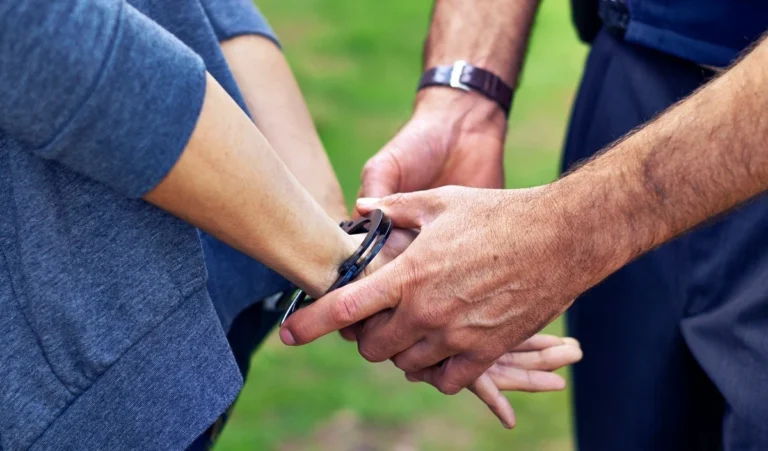 Kanpur में सट्टेबाजी व हवाला कारोबार से जुड़े गिरोह का भंडाफोड़, पांच लोग गिरफ्तार