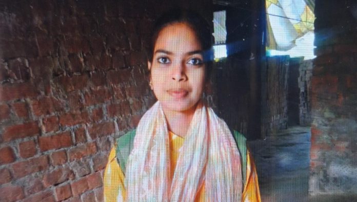Dead body of a young woman found on railway track, police investigating