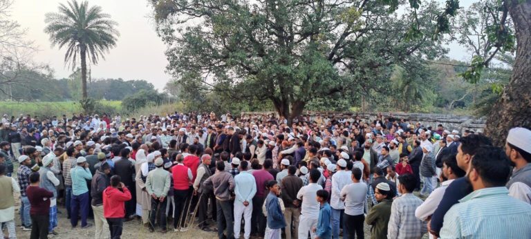 नम आंखों से शोएब किदवाई बॉबी को अंतिम विदाई, जनाजे में उमड़ा जनसैलाब