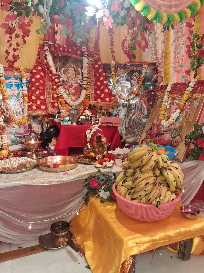 भक्ति में डूबा मिर्जापुर: साईं आंचल मंदिर में माता रानी का भजन-कीर्तन