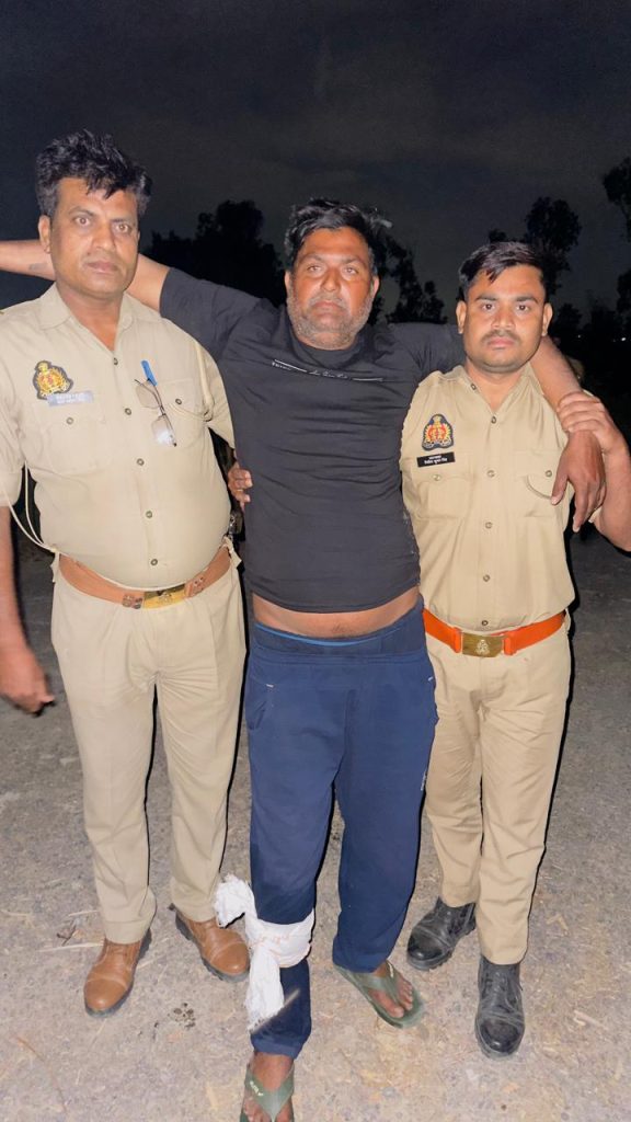 बाराबंकी मुठभेड़ में घायल बदमाश बकरीदी उर्फ गरीबा पुलिस गिरफ्त में