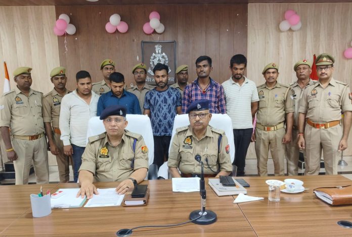 मीरजापुर में 50 लाख का गांजा बरामद, 5 तस्कर गिरफ्तार