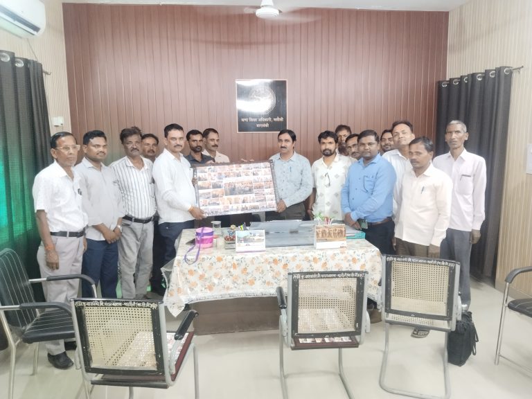 बीआरसी मसौली में शिक्षा मित्र संघ ने भेंट किए स्मृति-कोलाज, भावुक माहौल में सम्मानित हुए शिक्षक