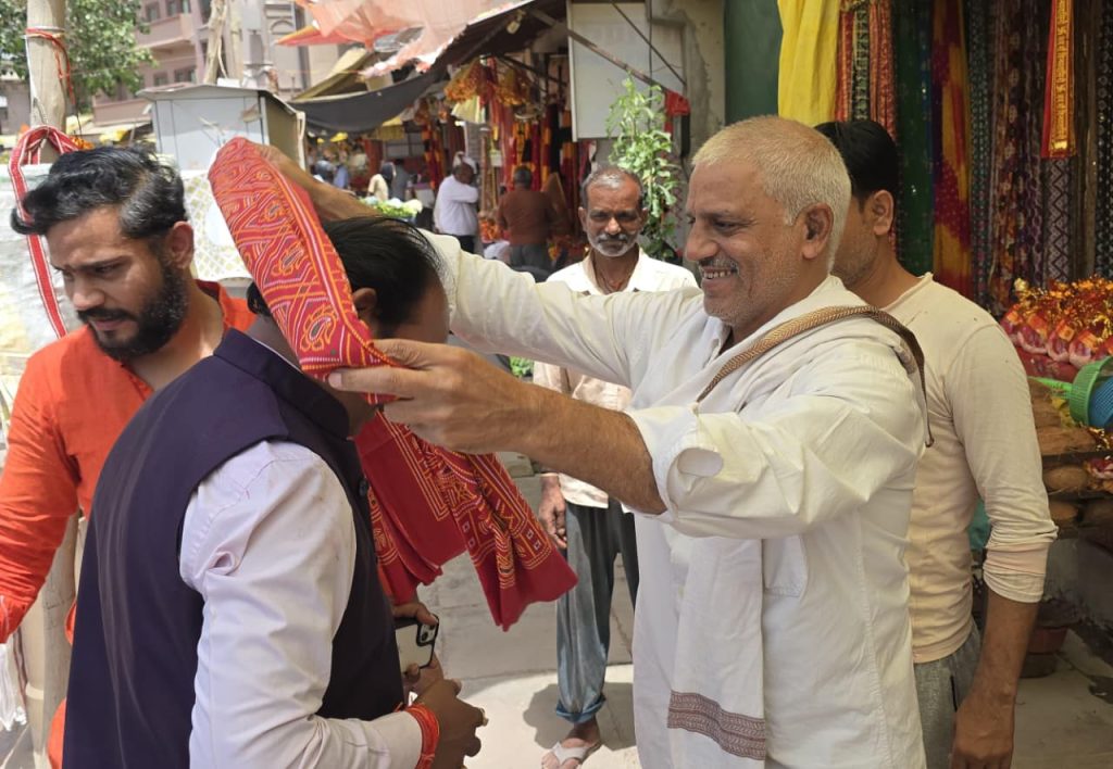 युवराज पाण्डेय को युवा न्याय दल का जिला अध्यक्ष नियुक्त करते हुए