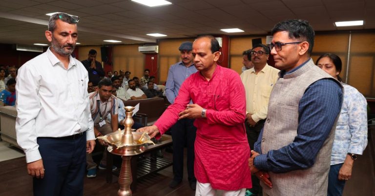 एसआरएमयू में ‘समग्र विकास और शिक्षा की भूमिका’ पर हुआ विशेषज्ञ व्याख्यान