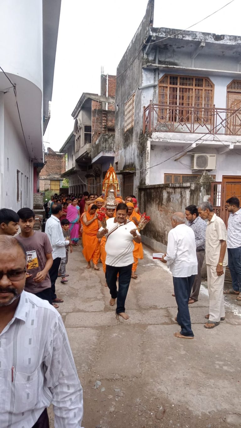 फतेहपुर में भव्य पालकी यात्रा के साथ विराजमान हुईं भगवान संभवनाथ और शांतिनाथ की स्फटिक प्रतिमाएं, श्रद्धा और भक्ति से गूंजा जैन मंदिर