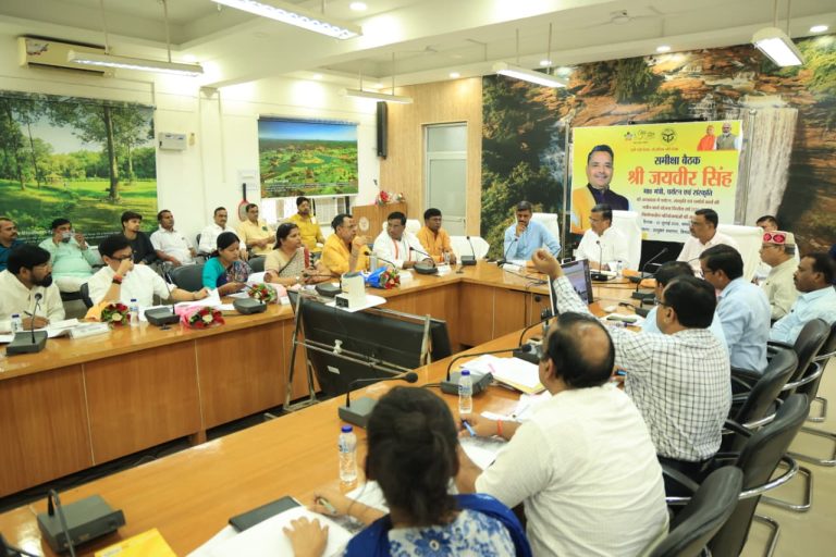 विंध्य क्षेत्र बनेगा विश्वस्तरीय धार्मिक पर्यटन केंद्र: नव दुर्गा पार्क, लाइट एंड साउंड शो समेत 48 करोड़ की परियोजनाओं की समीक्षा