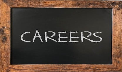 Insurance Sector में Career Scope बढ़ा! जानें कौन-कौन सी Jobs मिलेंगी, क्या होगी Salary और अगले 5 साल में कितना है Scope